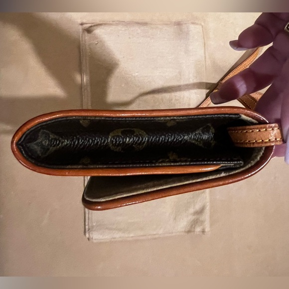 EUC Louis Vuitton Brown Monogram Twin GM Pochette - Picture 6 of 14